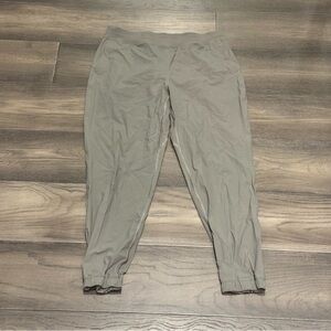Lululemon Women’s Joggers in Rover